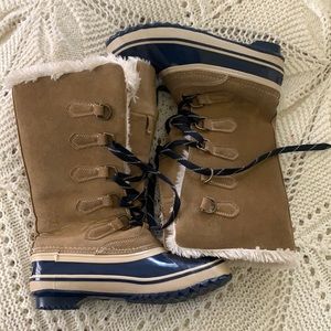 Snow boots